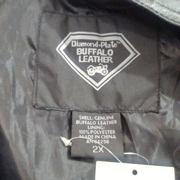 Diamond Plate Buffalo Leather Vest 2XL - Picture 8 of 8